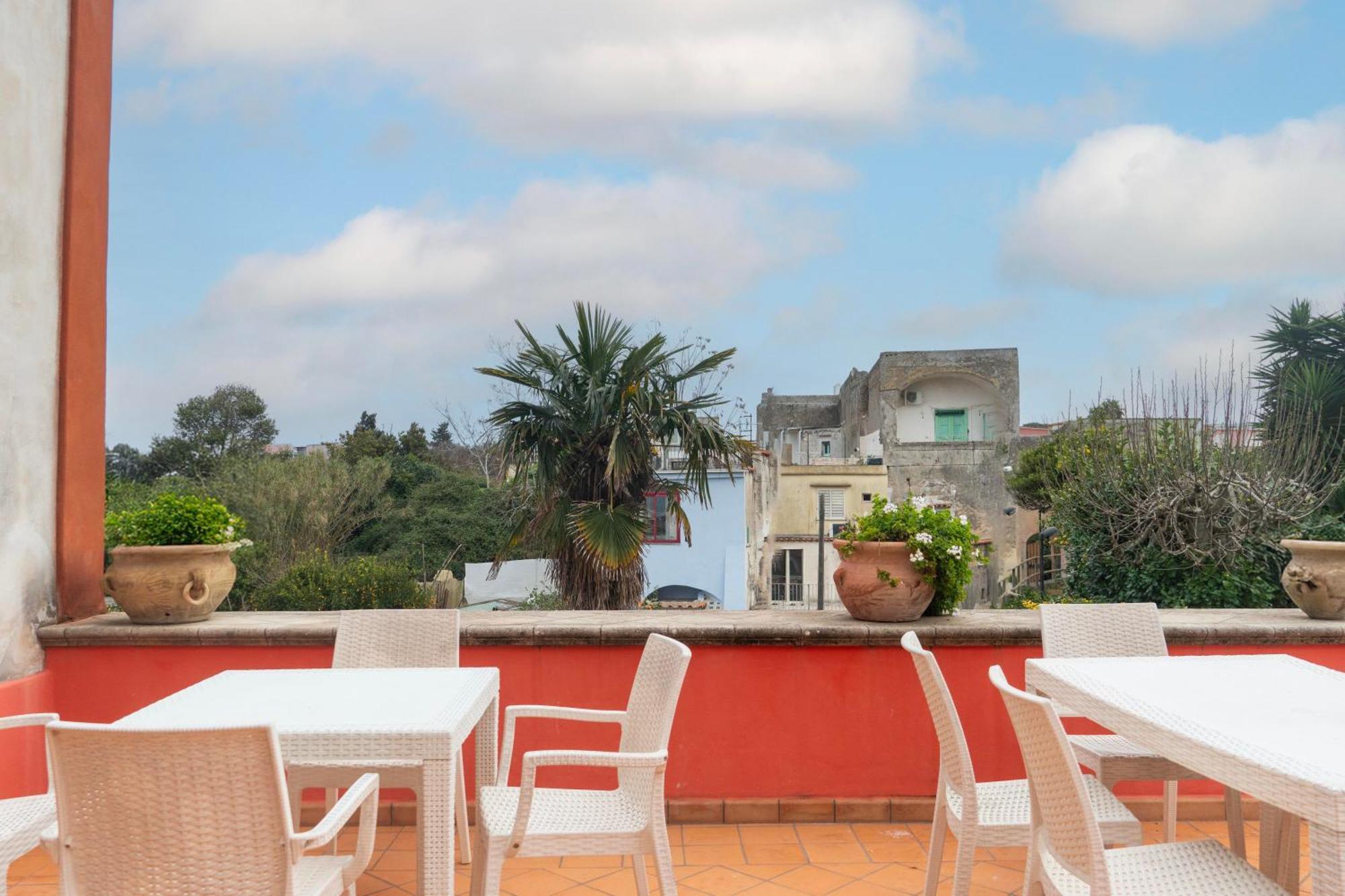 La Terrazza Sul Giardino Apartment Procida Luaran gambar