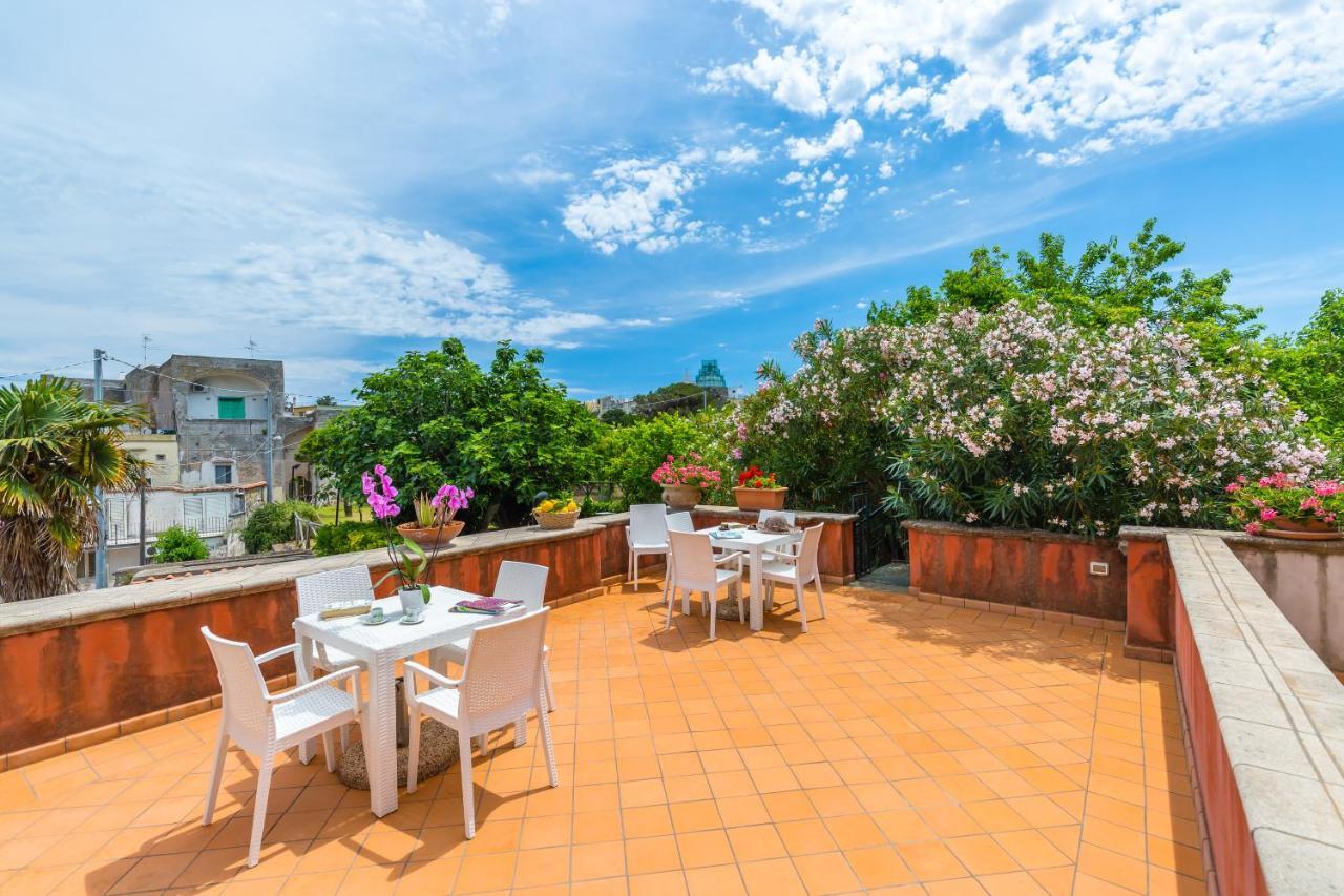 La Terrazza Sul Giardino Apartment Procida Luaran gambar